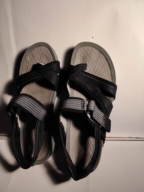 Kids Black and Gray Adjustable Strap Sandals